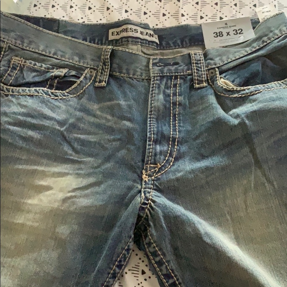 Men light blue wash jeans